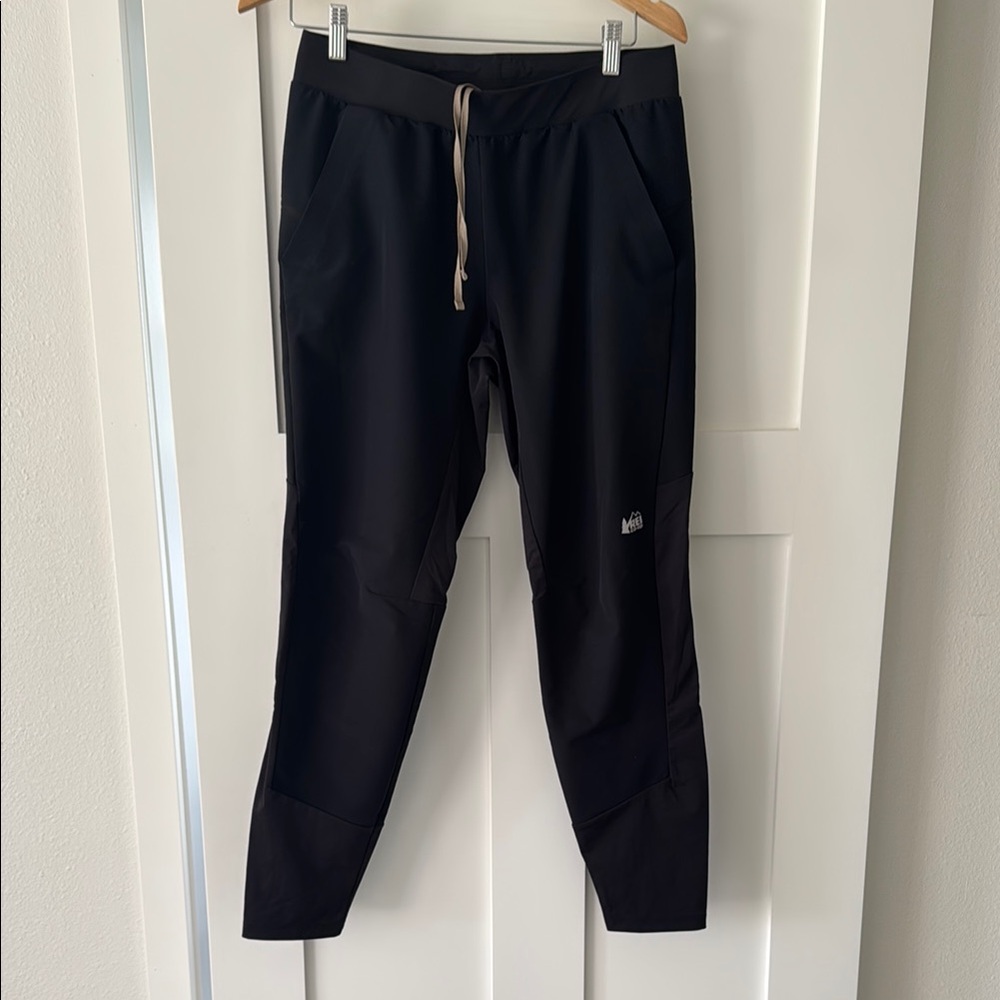 REI Men's Black Joggers